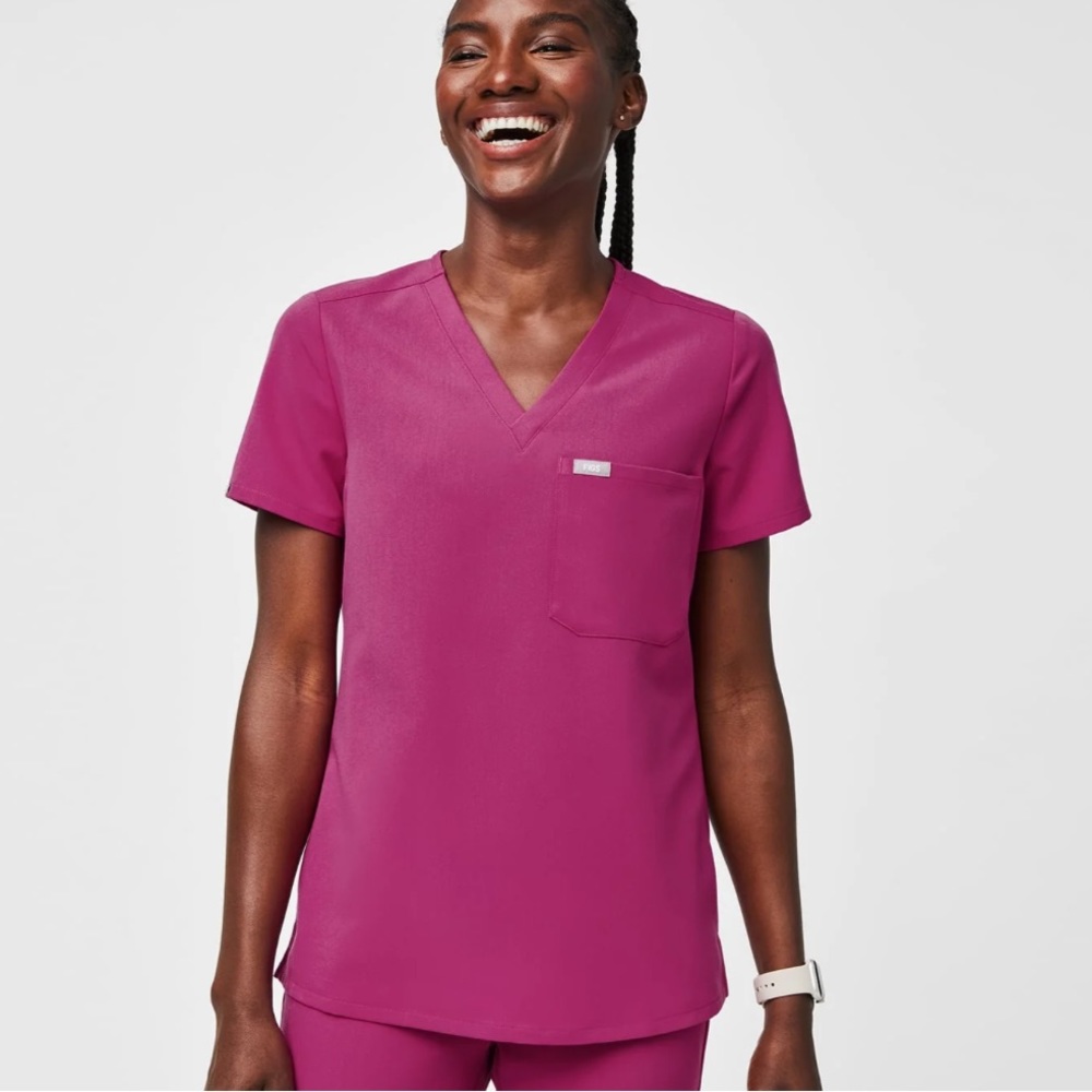 Figs scrubs Catalina one pocket scrub top medium raspberry sorbet